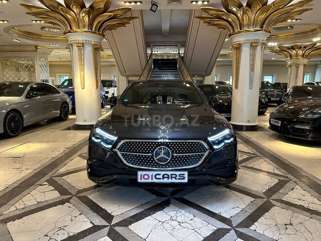 Mercedes E 300 e-1