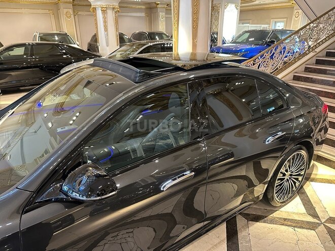 Mercedes E 300 e-9