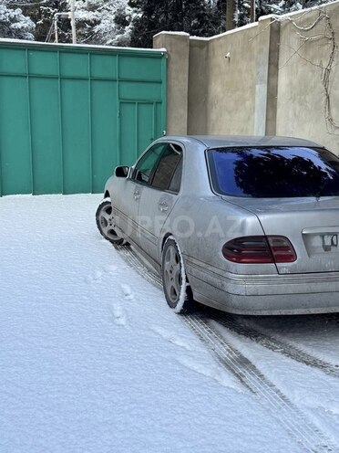 Mercedes E 270 2000, 355,000 km - 2.7 l - Bakı
