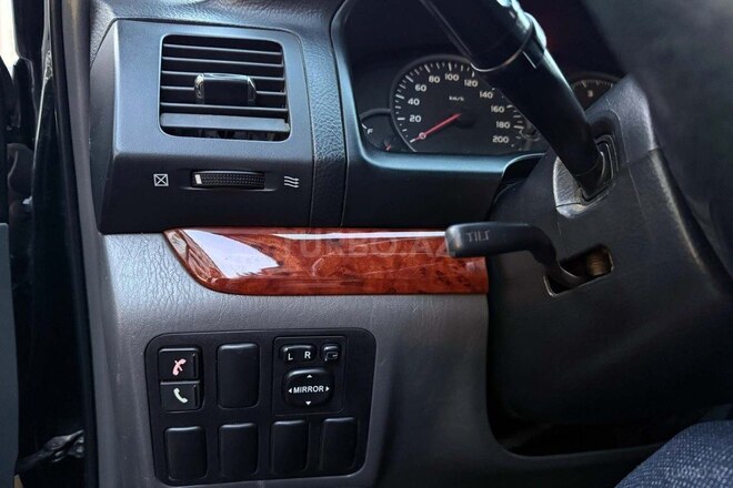 Toyota Land Cruiser Prado-12
