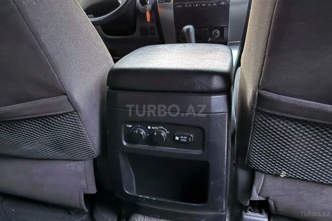 Toyota Land Cruiser Prado-15