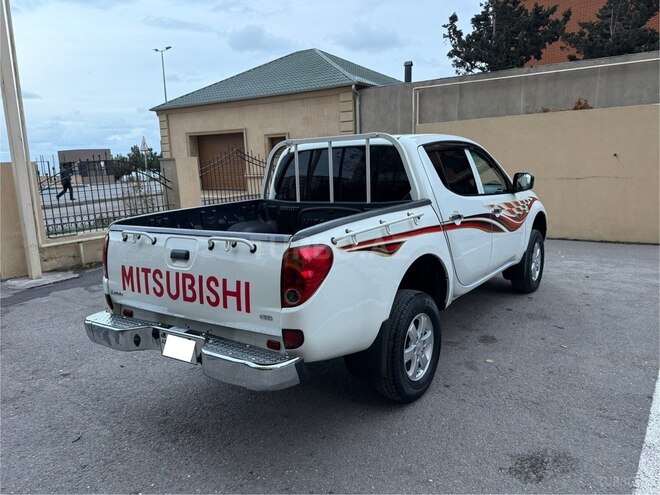 Mitsubishi L200 2013, 196,000 km - 2.5 л - Bakı