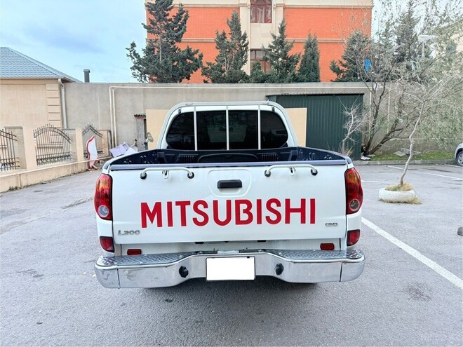 Mitsubishi L200 2013, 196,000 km - 2.5 л - Bakı