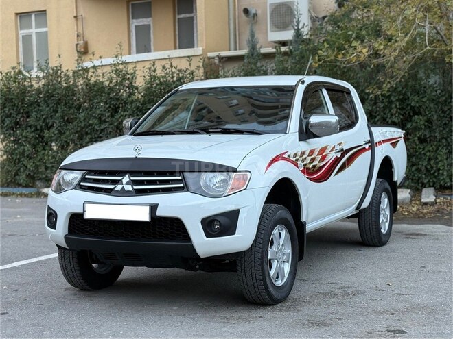 Mitsubishi L200 2013, 196,000 km - 2.5 л - Bakı