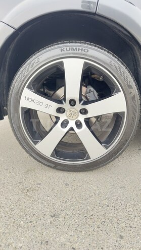 Volkswagen Touareg-5