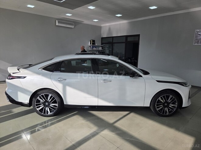 Changan Lamore-5