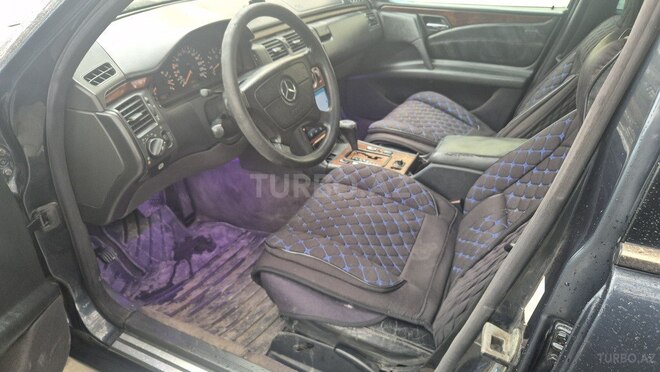 Mercedes E 220 1999, 595,165 km - 2.2 l - Sabirabad