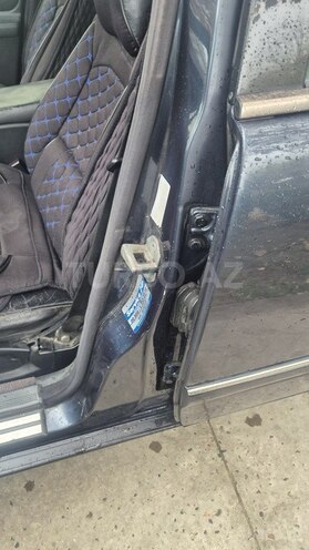 Mercedes E 220 1999, 595,165 km - 2.2 l - Sabirabad