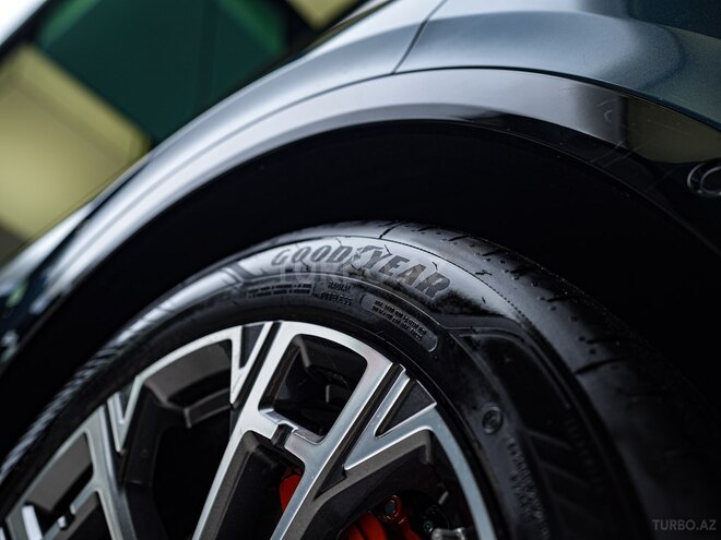 Lynk & Co 900-12