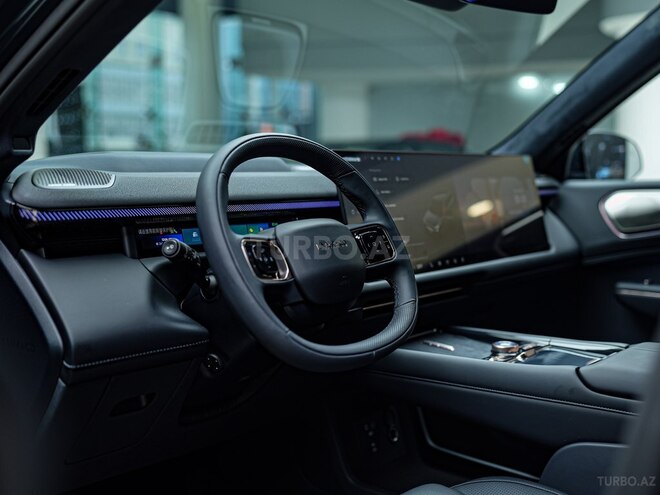 Lynk & Co 900-14