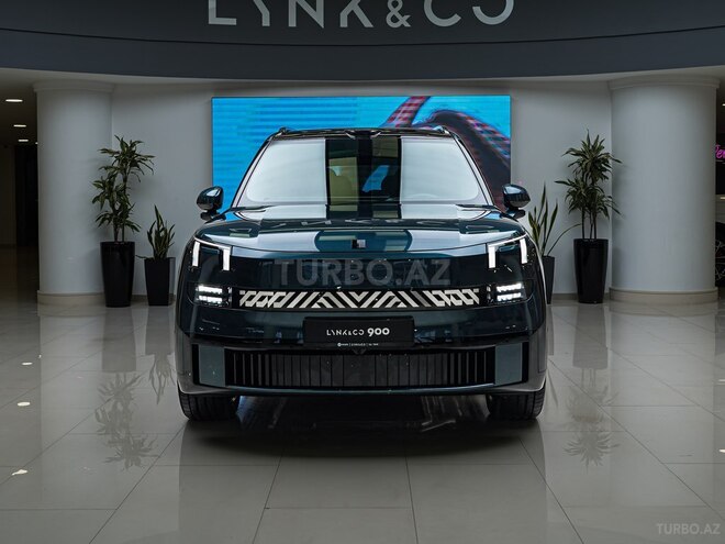 Lynk & Co 900-2