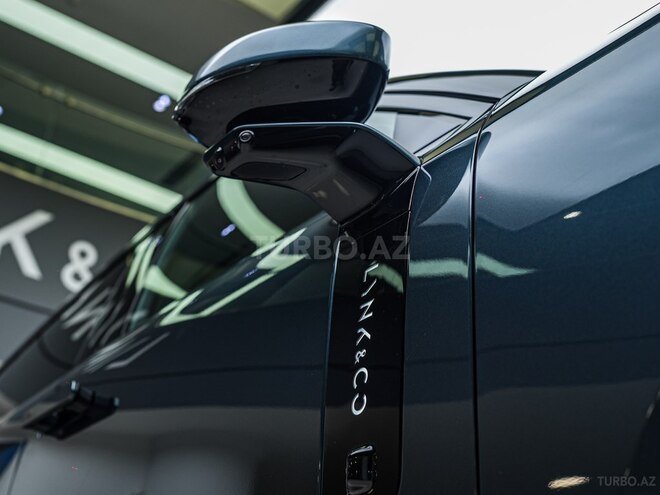 Lynk & Co 900-9