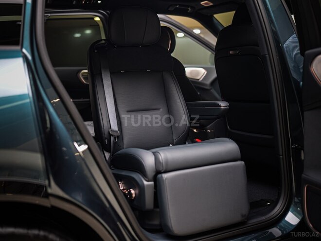 Lynk & Co 900-15
