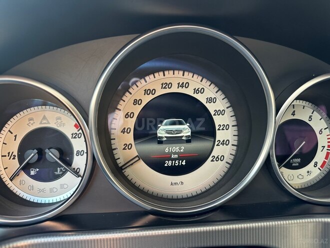 Mercedes E 200-21