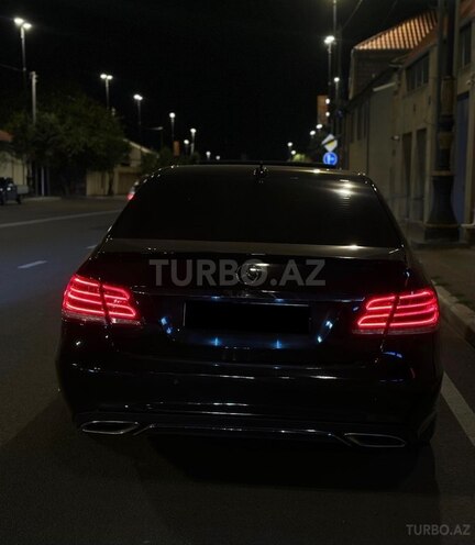 Mercedes E 200-11