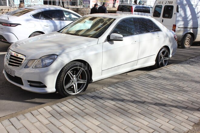 Mercedes E 350 2009, 279,000 km - 3.5 l - Bakı