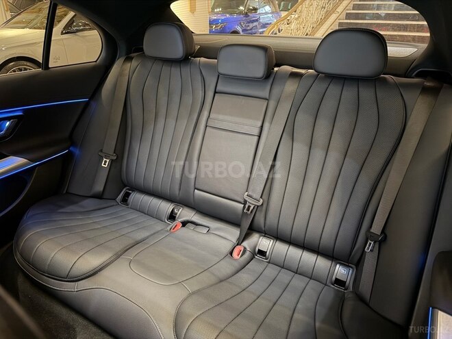 Mercedes E 400 e 4MATIC-16