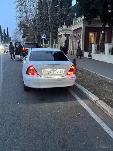 Mercedes C 240 2002, 393,923 km - 2.6 л - Bakı