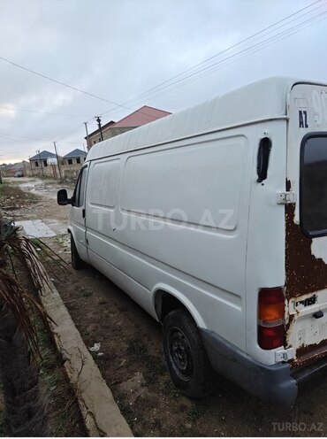 Ford Transit-3