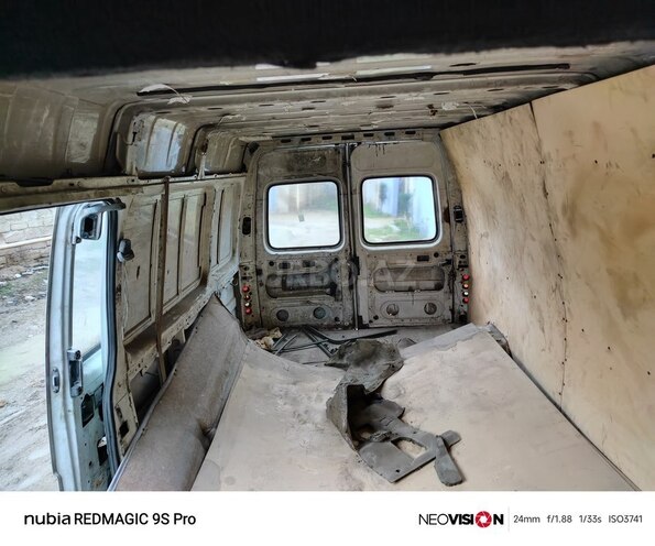 Ford Transit-13