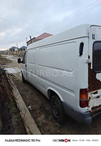 Ford Transit-10