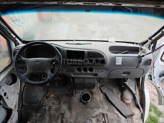 Ford Transit-5