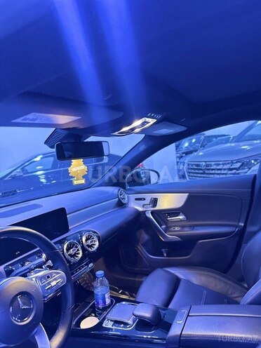 Mercedes CLA 220-7