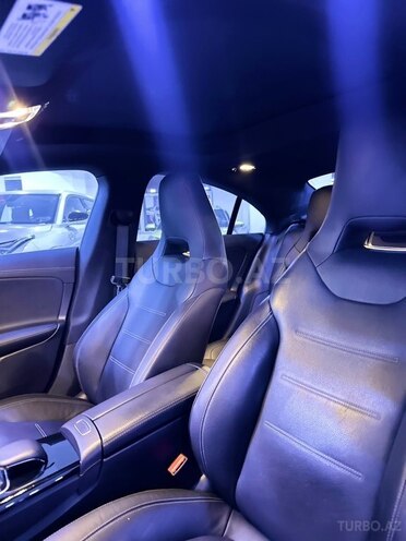 Mercedes CLA 220-8