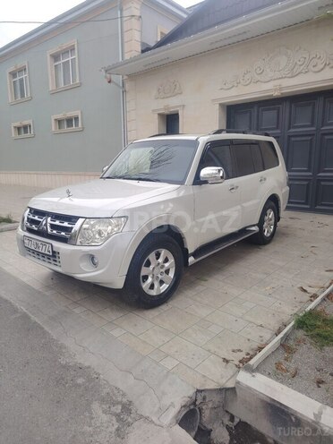 Mitsubishi Pajero 2012, 280,000 km - 3.5 л - Bakı