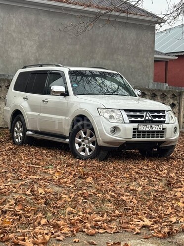Mitsubishi Pajero 2012, 280,000 km - 3.5 л - Bakı