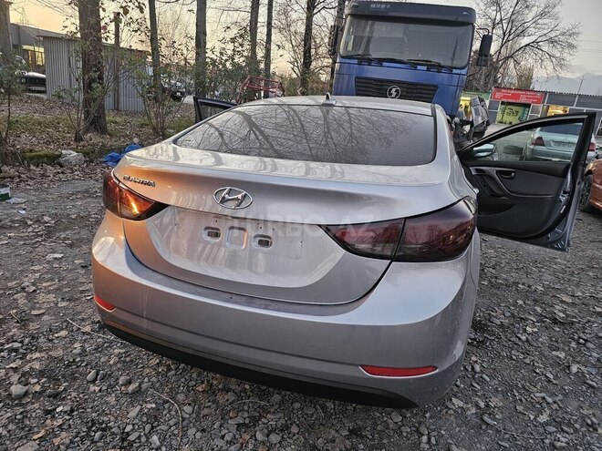 Hyundai Elantra 2015, 134,435 km - 1.8 l - Qəbələ