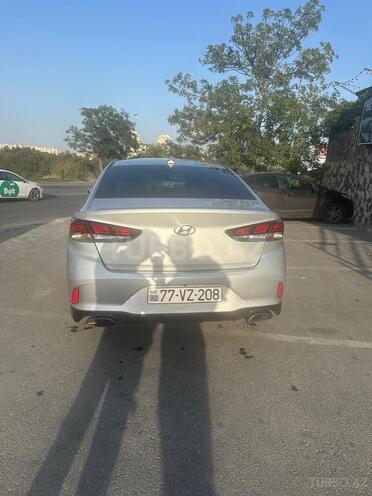 Hyundai Sonata-11