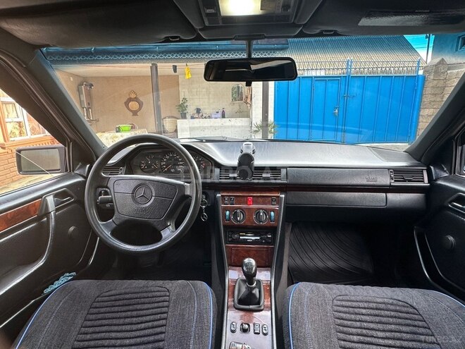 Mercedes E 200 1994, 371,000 km - 2.0 l - Masallı