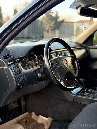 Mercedes E 240 2000, 330,000 km - 2.4 l - Bakı