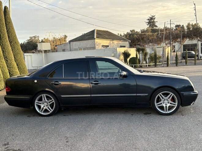 Mercedes E 240 2000, 330,000 km - 2.4 l - Bakı