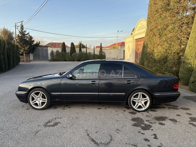 Mercedes E 240 2000, 330,000 km - 2.4 l - Bakı