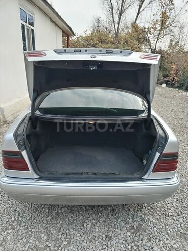 Mercedes E 240 1998, 319,000 km - 2.4 l - Kürdəmir