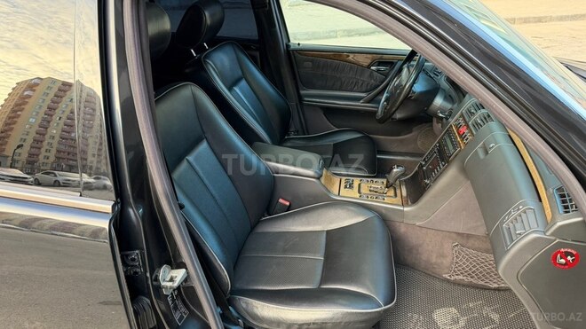 Mercedes E 320 2000, 275,000 km - 3.2 л - Bakı