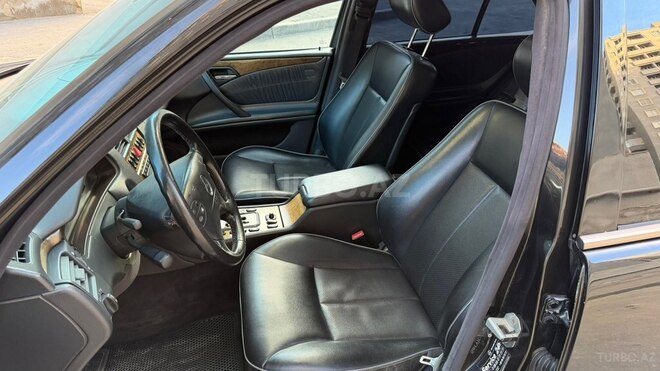 Mercedes E 320 2000, 275,000 km - 3.2 л - Bakı
