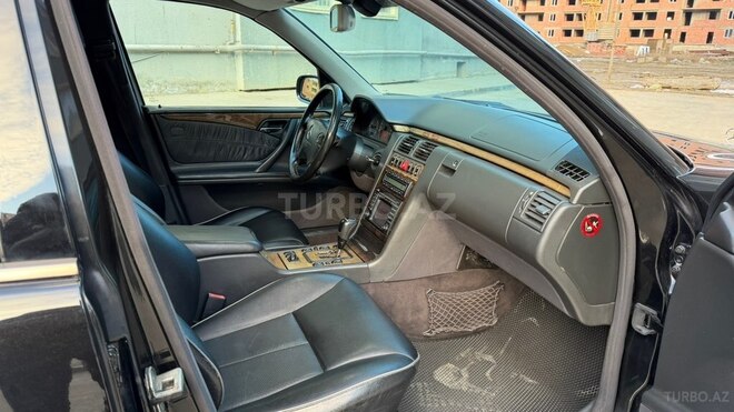 Mercedes E 320 2000, 275,000 km - 3.2 л - Bakı