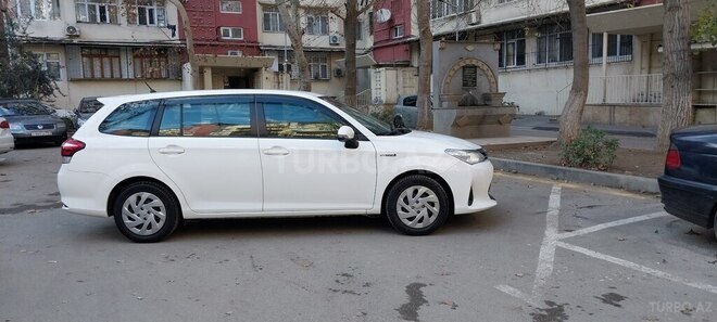 Toyota Corolla Fielder-5