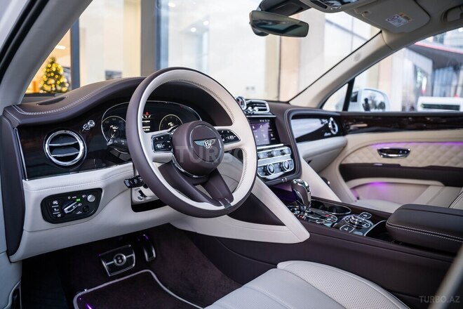 Bentley Bentayga-12