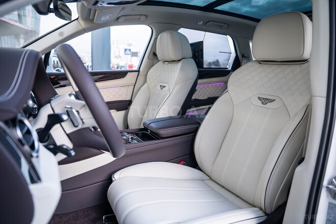 Bentley Bentayga-13