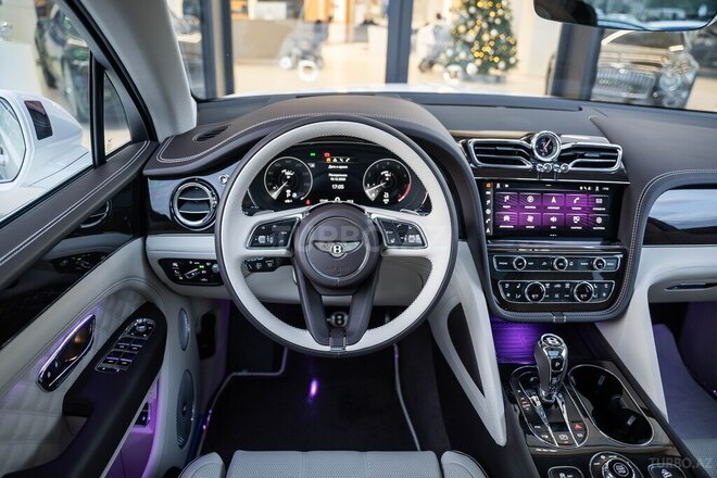 Bentley Bentayga-11