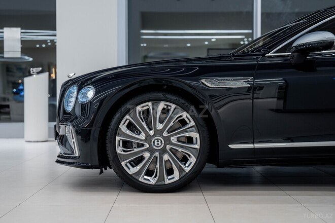 Bentley Flying Spur-22