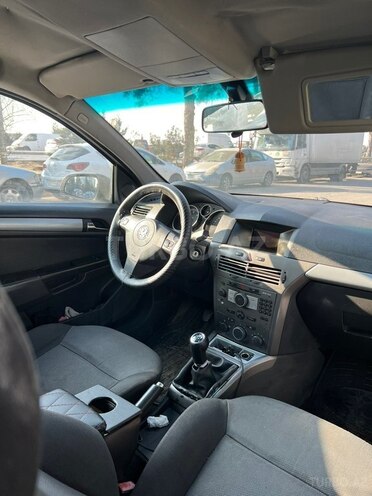Opel Astra 2006, 300,000 km - 1.9 l - Bakı