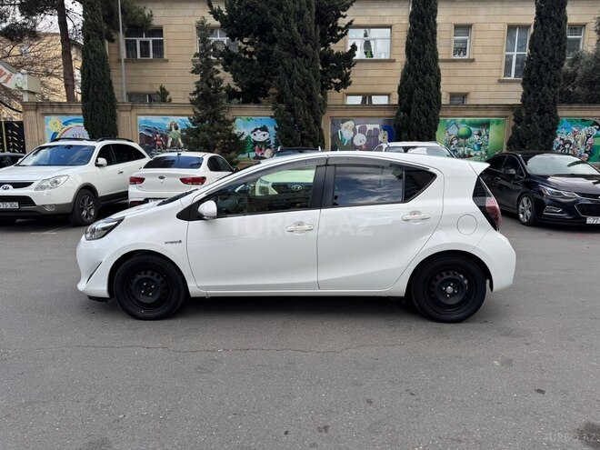 Toyota Aqua 2019, 95,000 km - 1.5 l - Bakı