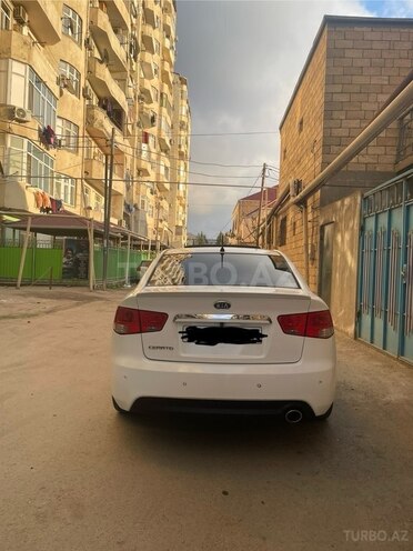 Kia Cerato-5