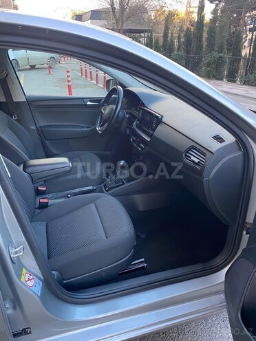 Volkswagen Polo 2022, 83,500 km - 1.6 l - Bakı