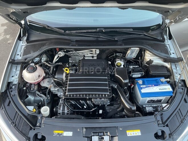Volkswagen Polo 2022, 83,500 km - 1.6 l - Bakı
